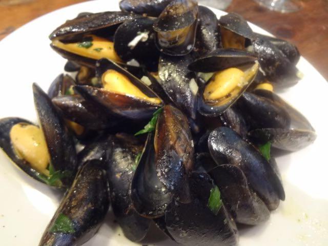 "Luigi" Balcon Sur La Mer Et Le Port De 塞特港 外观 照片